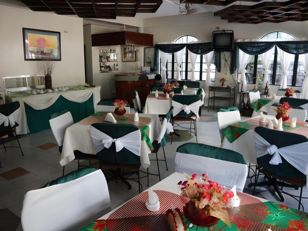 La Esperanza Hotel Калибо Экстерьер фото